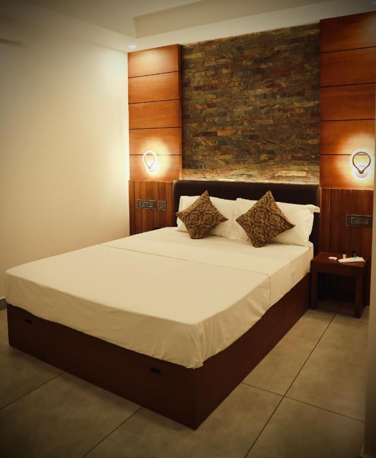 Hotel Silverstone Nedumbassery