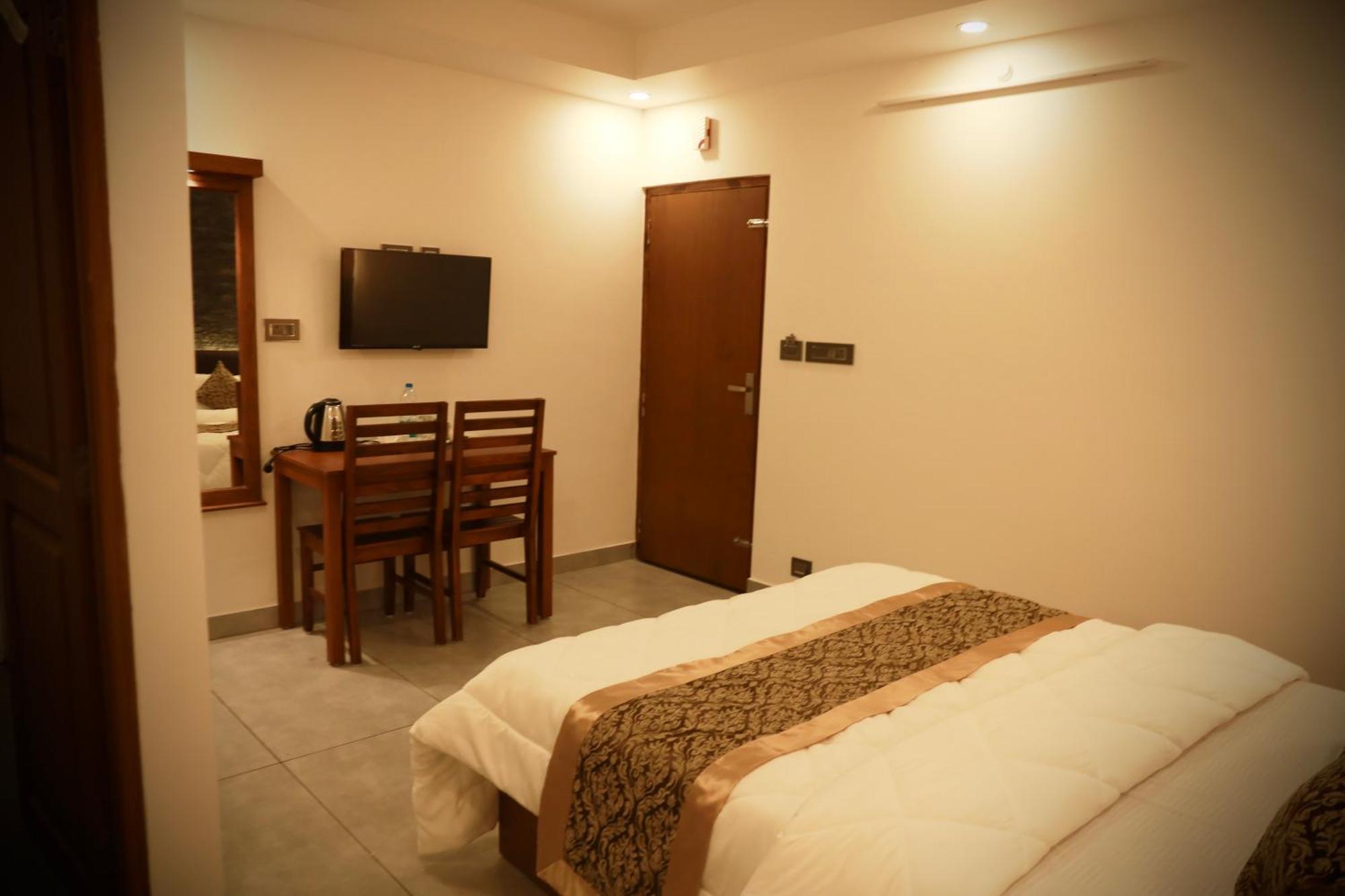 Silverstone 3* Nedumbassery