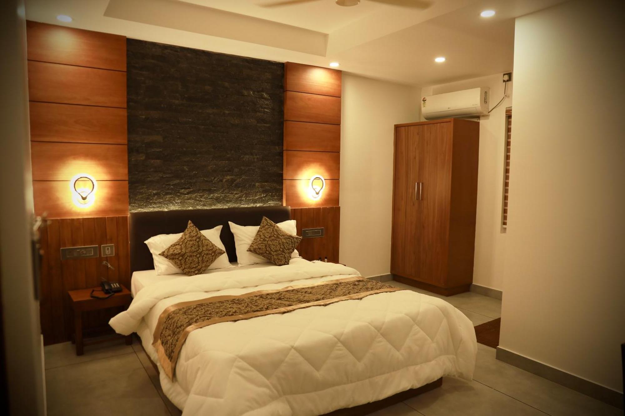 Silverstone 3* Nedumbassery